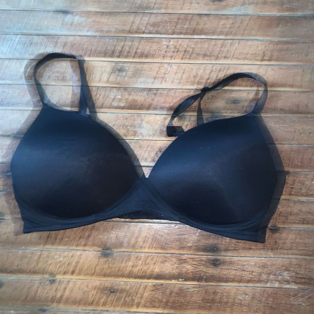 Victoria’s Secret Pink wear everywhere wireless 32DD bra
